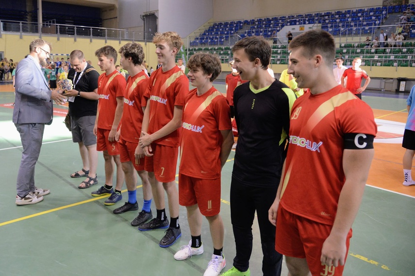 Mistrzostwa Polski ministrantów w halowej piłce nożnej zdjęcie nr 333200