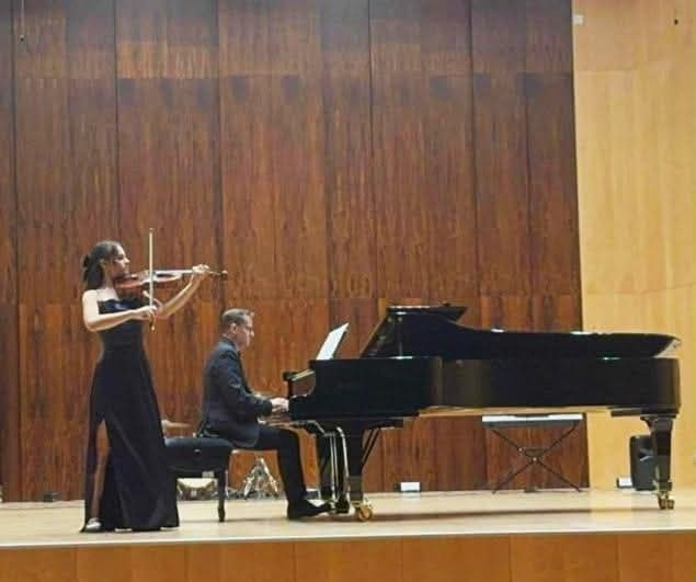 Muzyczni stypendyści nagrodzeni zdjęcie nr 333267