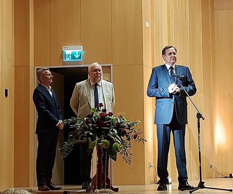 Muzyczni stypendyści nagrodzeni zdjęcie nr 333270