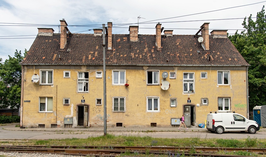 ul. Obrońców Pokoju 17-17a
