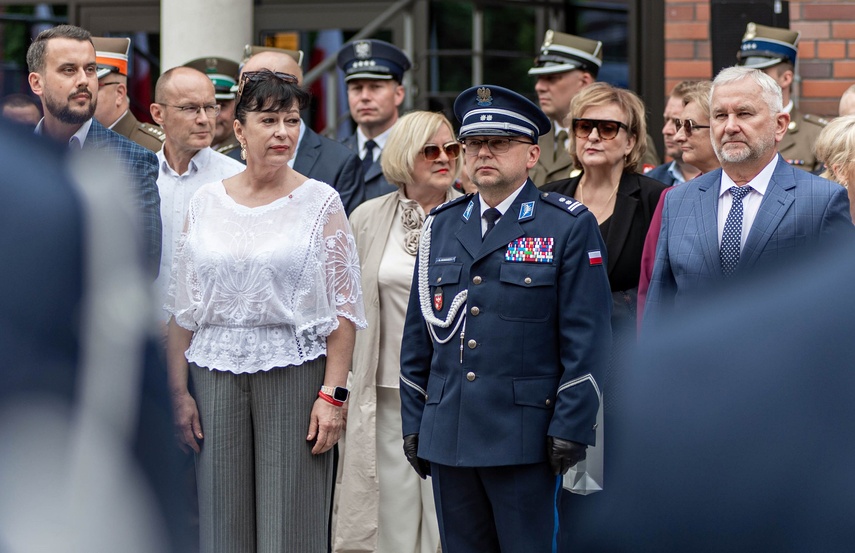 Świętują policjanci zdjęcie nr 333853