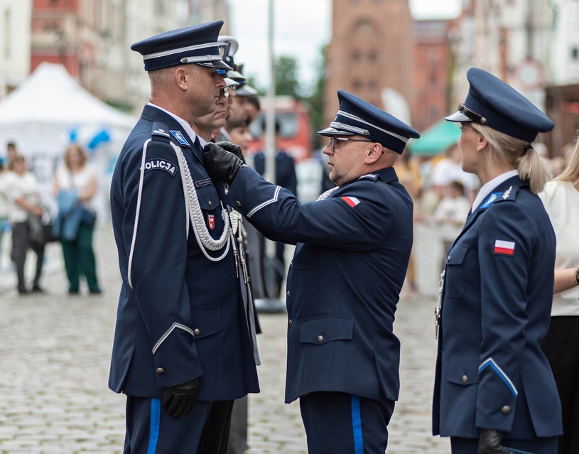 Świętują policjanci zdjęcie nr 333874