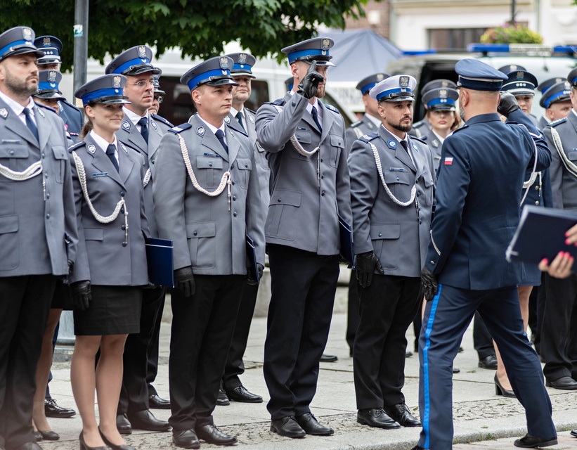 Świętują policjanci zdjęcie nr 333866