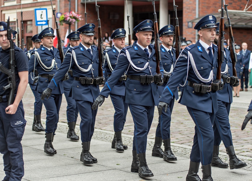 Świętują policjanci zdjęcie nr 333882