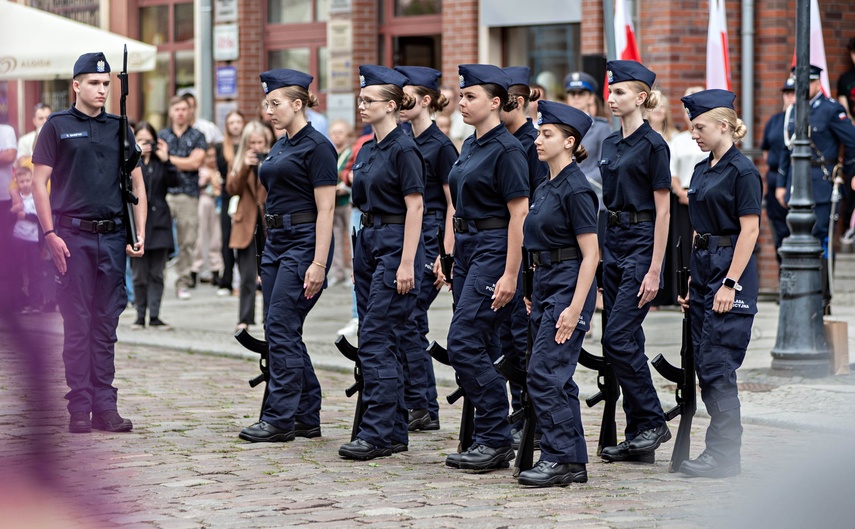 Świętują policjanci zdjęcie nr 333884