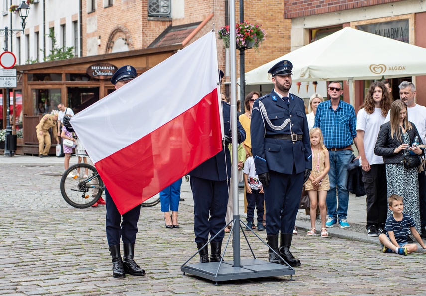 Świętują policjanci zdjęcie nr 333845