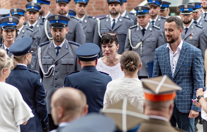 Świętują policjanci zdjęcie nr 333877
