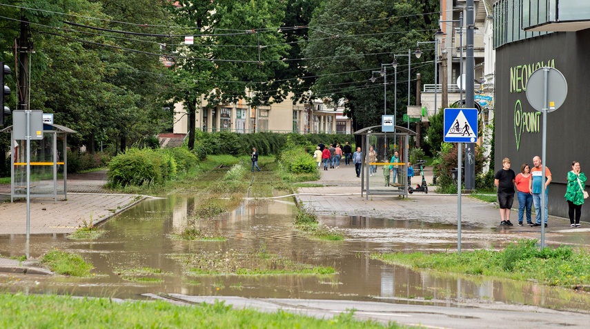 Szpital uratowany przed wodą, okolice zalane zdjęcie nr 334609