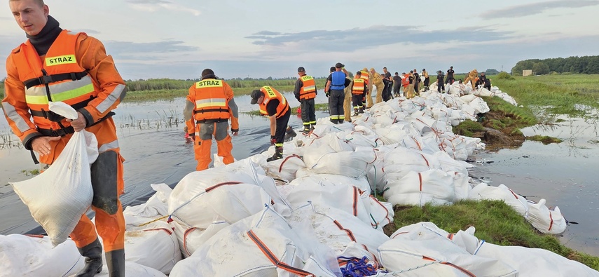 Koniec akcji w Świętym Gaju. Wał został uszczelniony zdjęcie nr 335004