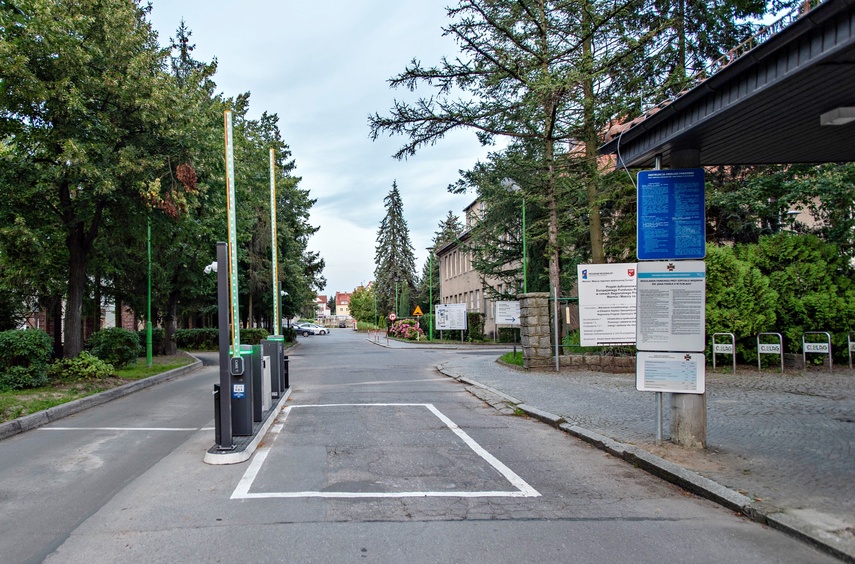 Płatny system parkingowy w Szpitalu Miejskim  zdjęcie nr 335381