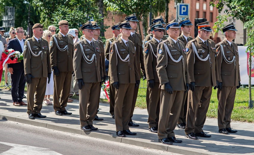 Tak elblążanie obchodzili Święto Wojska Polskiego zdjęcie nr 335470