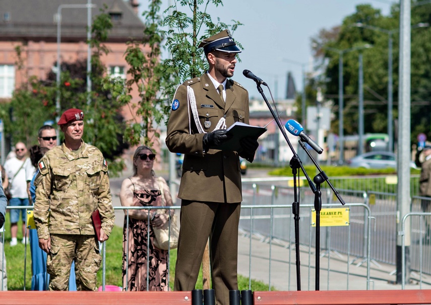 Tak elblążanie obchodzili Święto Wojska Polskiego zdjęcie nr 335483