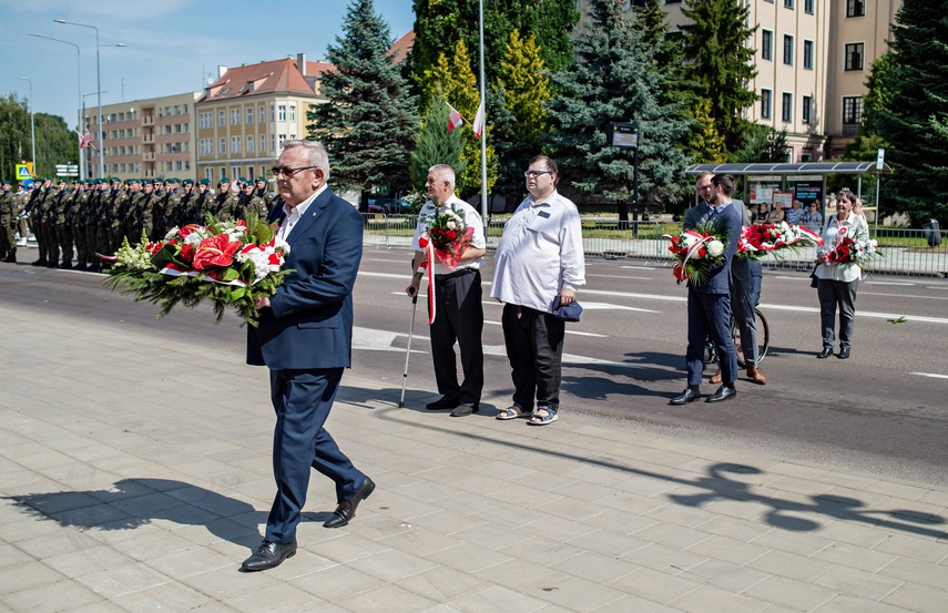 Tak elblążanie obchodzili Święto Wojska Polskiego zdjęcie nr 335501