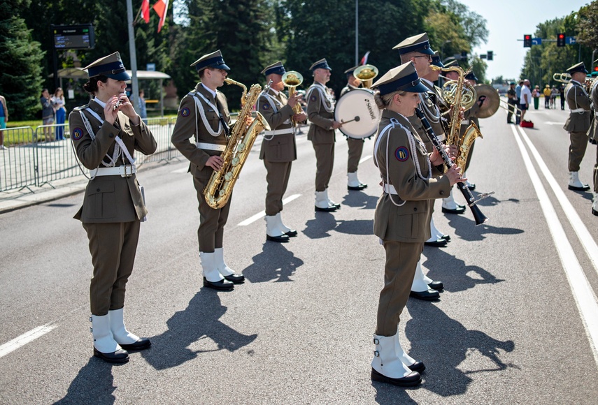 Tak elblążanie obchodzili Święto Wojska Polskiego zdjęcie nr 335476