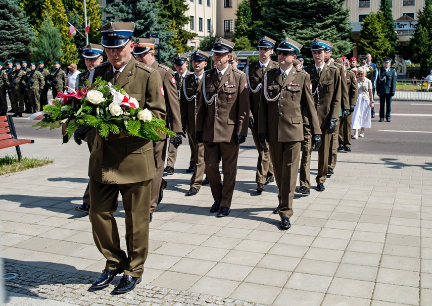 Tak elblążanie obchodzili Święto Wojska Polskiego zdjęcie nr 335492