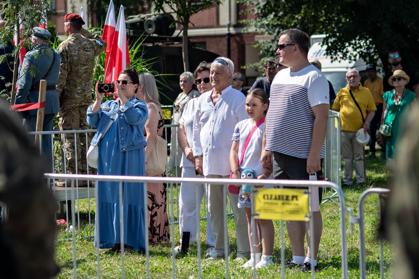 Tak elblążanie obchodzili Święto Wojska Polskiego zdjęcie nr 335474