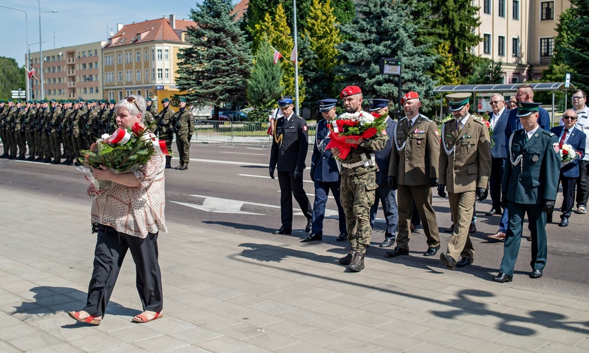Tak elblążanie obchodzili Święto Wojska Polskiego zdjęcie nr 335497