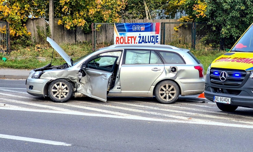 Kolizja na skrzyżowaniu zdjęcie nr 338115