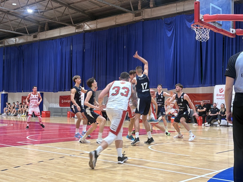 Przekonujące zwycięstwo koszykarzy zdjęcie nr 338590