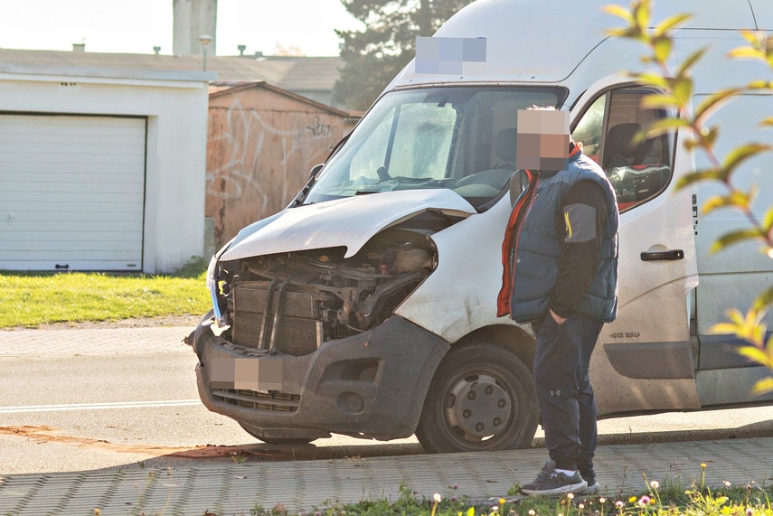 Kolizja auta dostawczego z tramwajem zdjęcie nr 338719