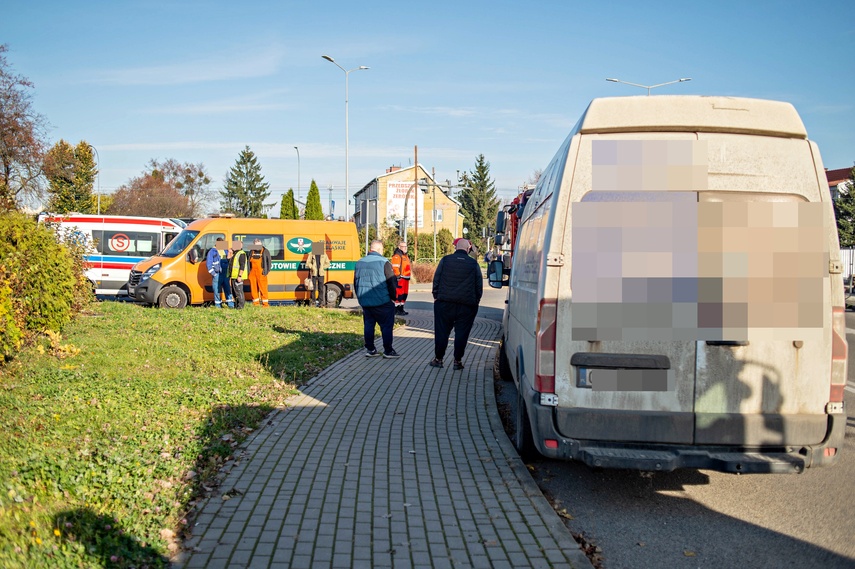 Kolizja auta dostawczego z tramwajem zdjęcie nr 338714