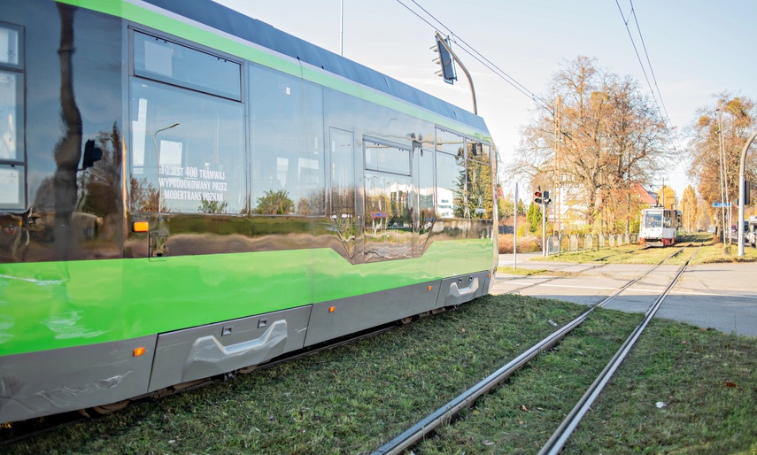 Kolizja auta dostawczego z tramwajem zdjęcie nr 338713