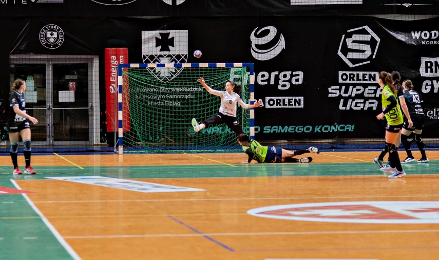 Pierwsza potyczka na remis zdjęcie nr 338896