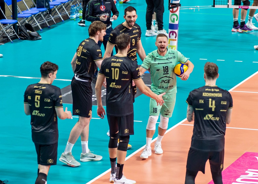 Sensacja pod siatką zdjęcie nr 339251