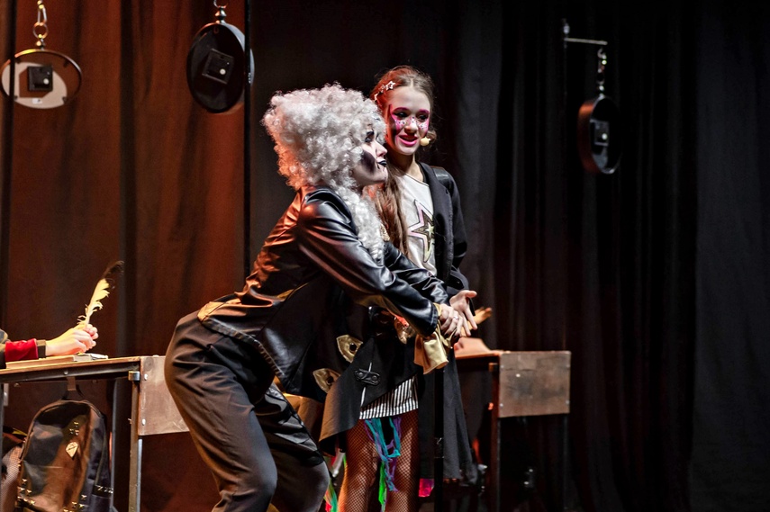 Szkoła imienia Lepszych od Reszty zdjęcie nr 339485