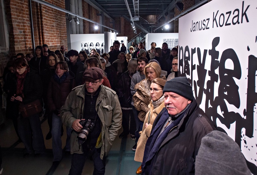 Biało czarne peryferia zdjęcie nr 339556