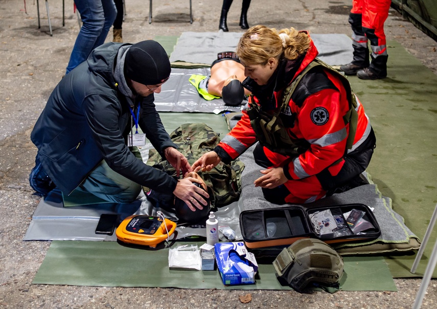 Cywile w gotowości zdjęcie nr 339626