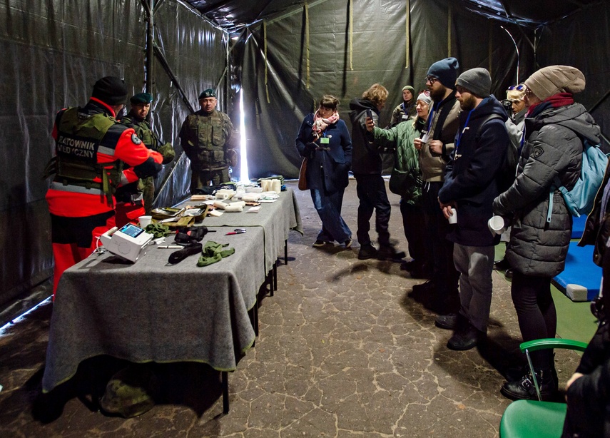 Cywile w gotowości zdjęcie nr 339622