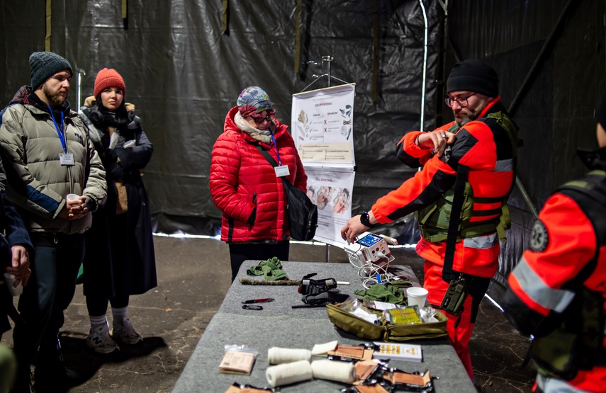 Cywile w gotowości zdjęcie nr 339621