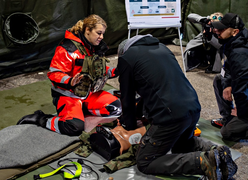 Cywile w gotowości zdjęcie nr 339625