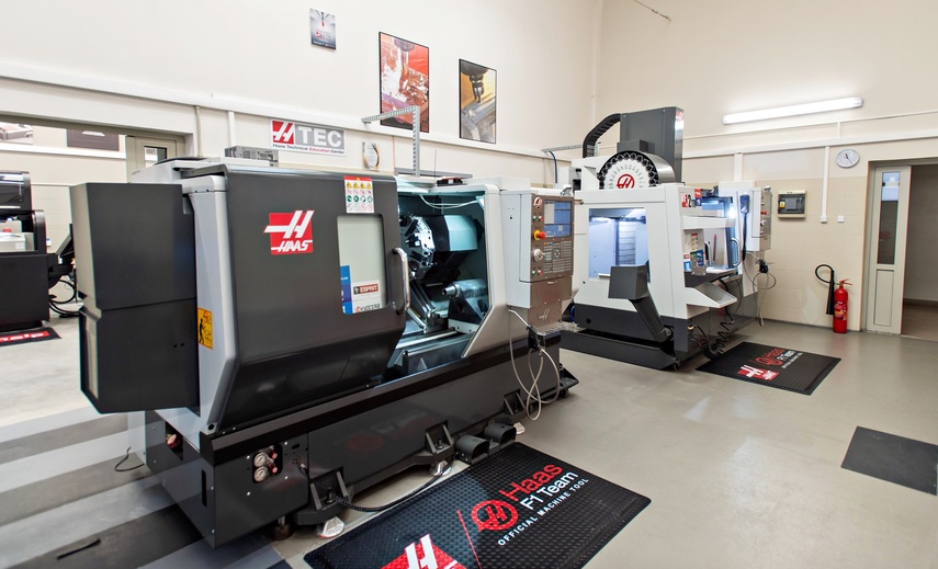 Nowe maszyny CNC w Centrum Kształcenia zdjęcie nr 339895