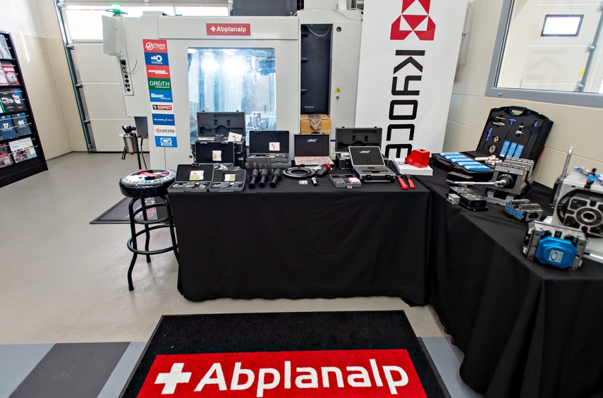 Nowe maszyny CNC w Centrum Kształcenia zdjęcie nr 339896