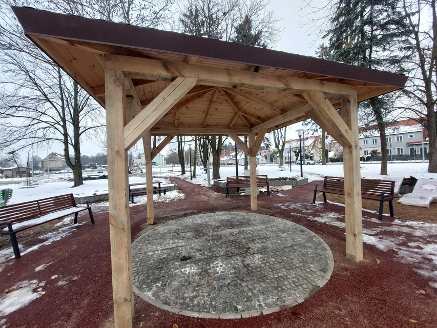 Plac dworcowy po remoncie zdjęcie nr 339922