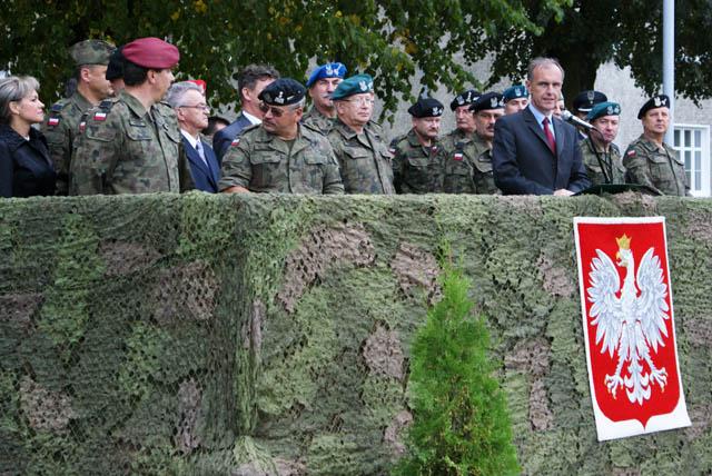 Minister chwali nowego dowódcę zdjęcie nr 27341