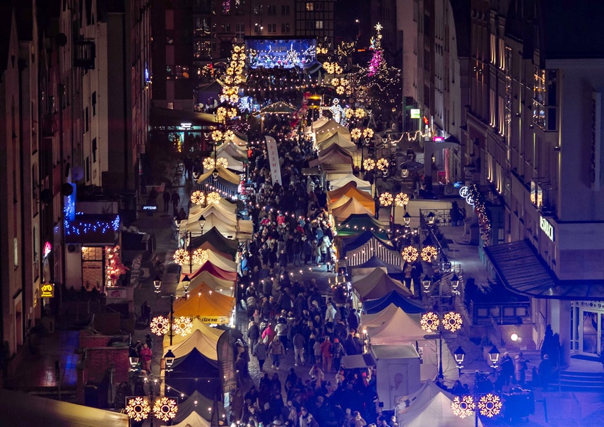 Choinka już świeci zdjęcie nr 340092