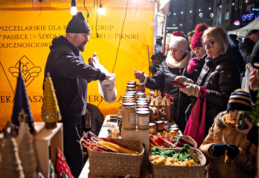 Choinka już świeci zdjęcie nr 340086