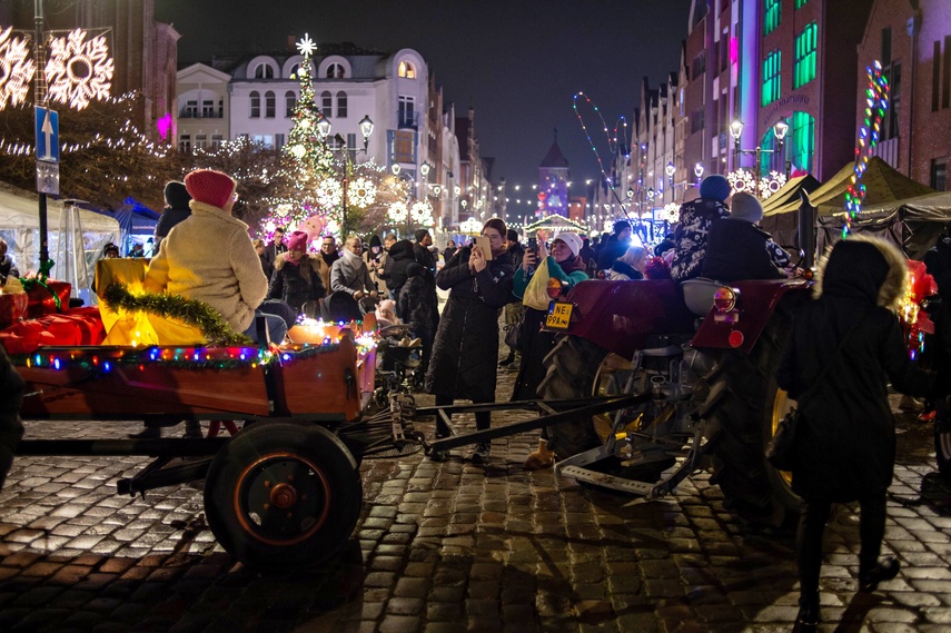 Choinka już świeci zdjęcie nr 340095