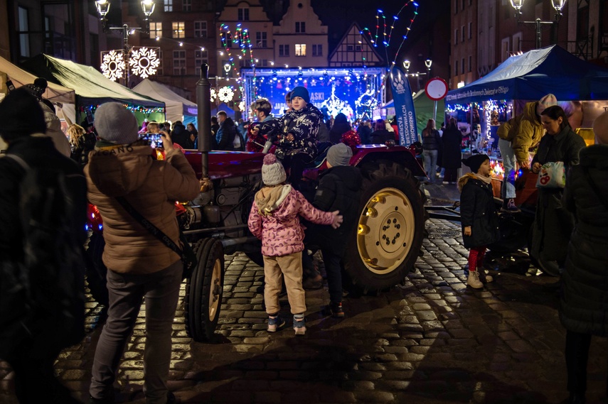 Choinka już świeci zdjęcie nr 340094