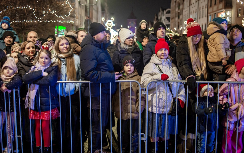 Choinka już świeci zdjęcie nr 340060