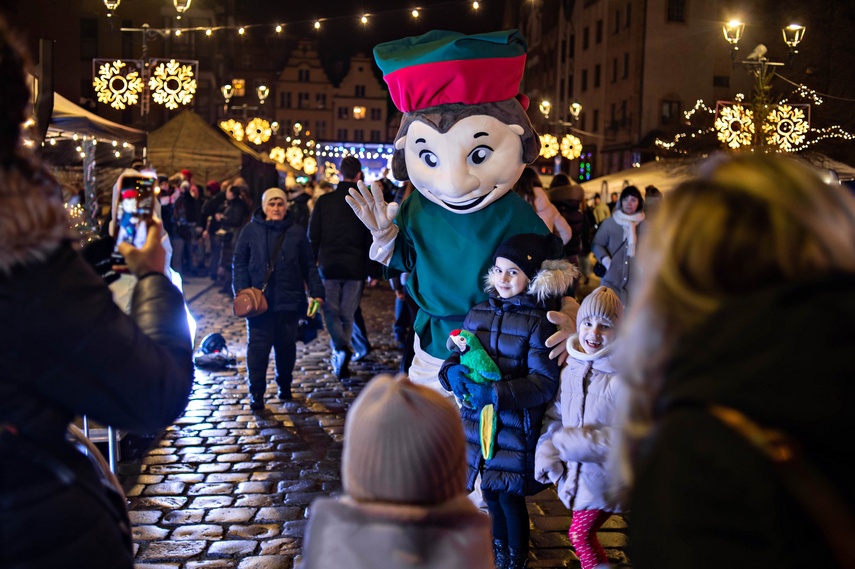 Choinka już świeci zdjęcie nr 340093