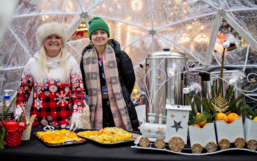 Trwa Jarmark Bożonarodzeniowy zdjęcie nr 340151