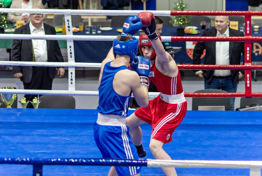 Boks w mikołajkowym wydaniu zdjęcie nr 340169