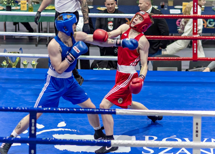 Boks w mikołajkowym wydaniu zdjęcie nr 340171