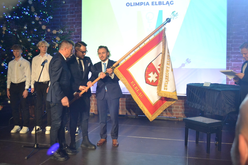 Nowy sztandar na 80. urodziny zdjęcie nr 340251