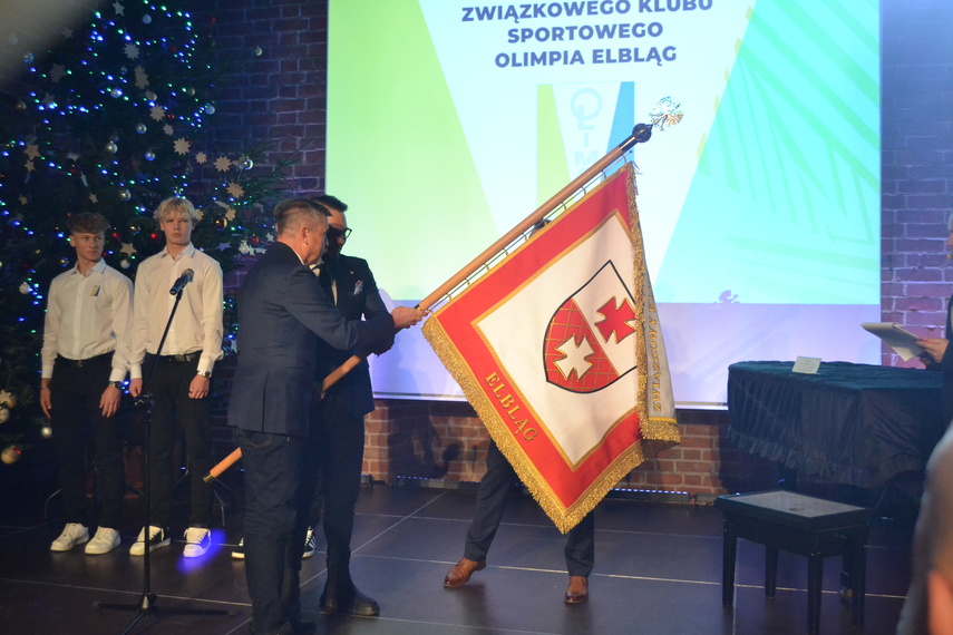 Nowy sztandar na 80. urodziny zdjęcie nr 340250