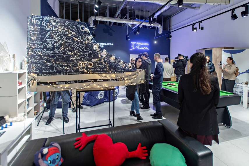 Niebieskie Trampki. Bez hejtu, bez używek i agresji zdjęcie nr 340307